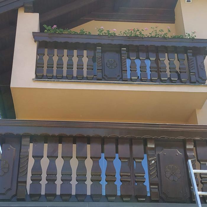 Balkony z masívu